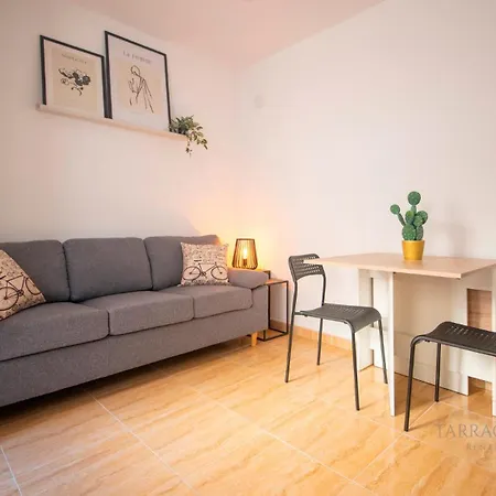 Tarracohomes-th08 Con Patio Privado En El Centro De Apartamento *